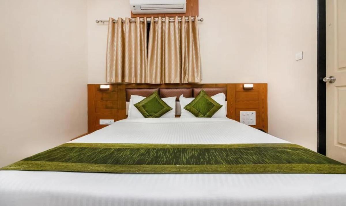 Hotel Volga Plaza Mumbai Exteriör bild
