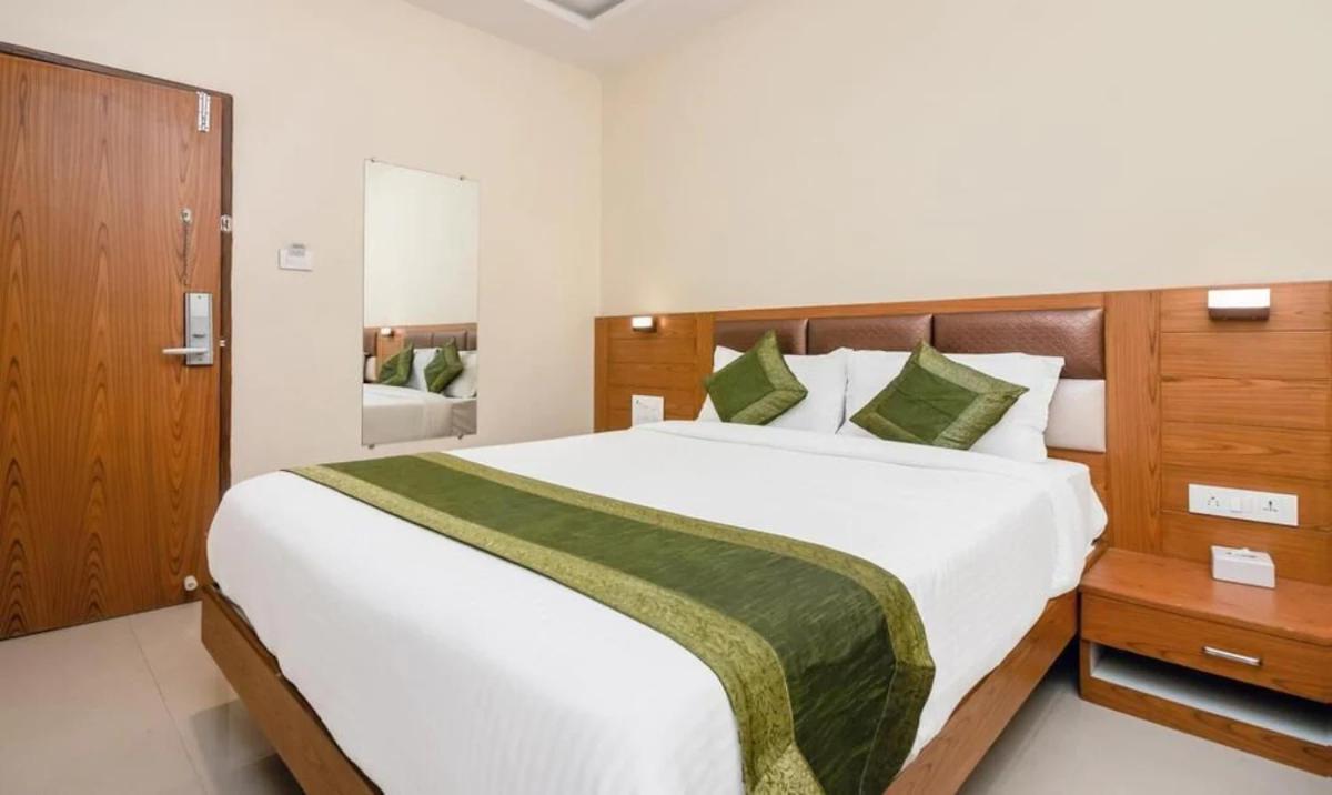 Hotel Volga Plaza Mumbai Exteriör bild