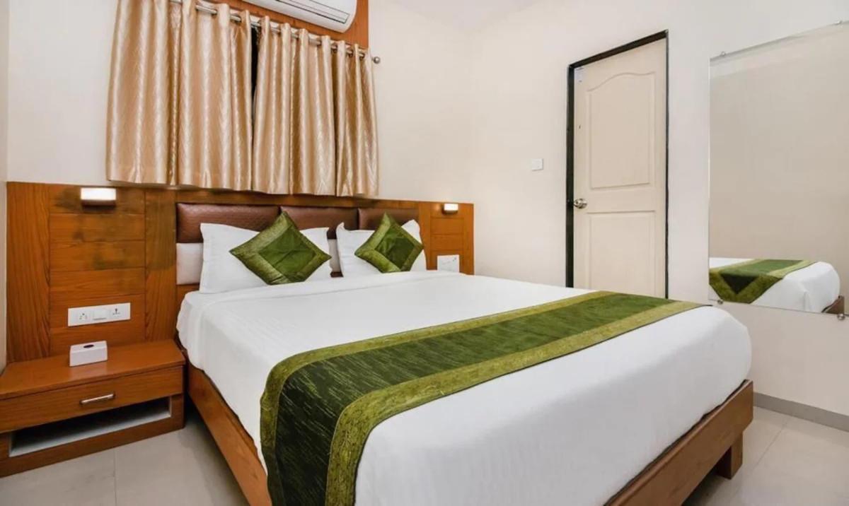 Hotel Volga Plaza Mumbai Exteriör bild